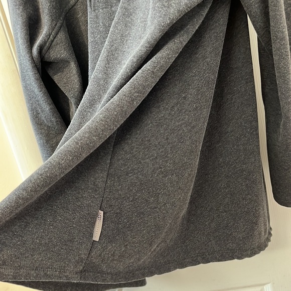 Ugg fleece Sweater! Size Small! So comfy!!  🥰 - Picture 9 of 9